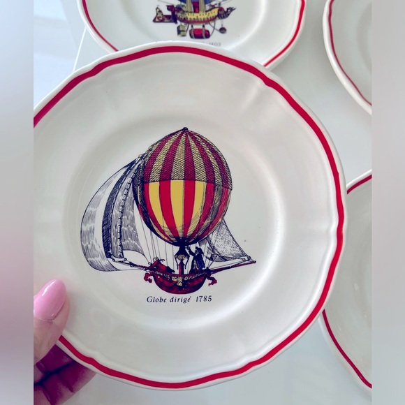 Vintage set of 6 Hand painted Ceramic Hot Air Ballon Plates Longchamp France - Picture 7 of 9